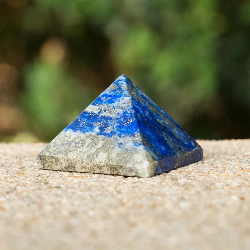 7 Chakra Crystal Pyramids Set