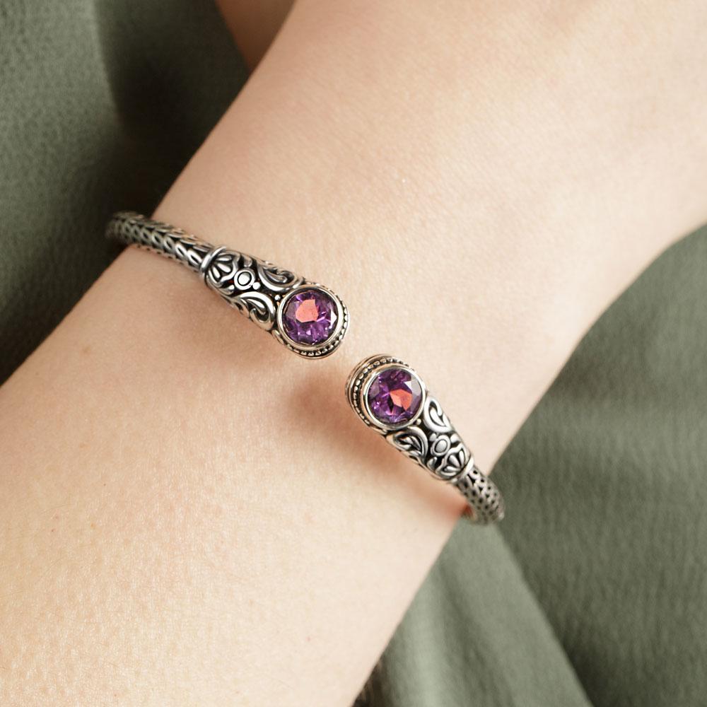Dainty World Treasure Bracelet