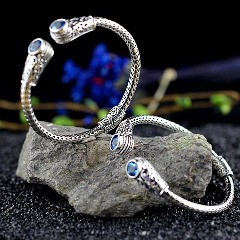 Dainty World Treasure Bracelet