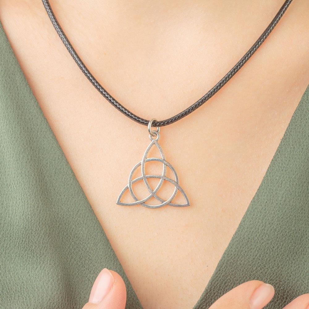 The Triquetra Necklace