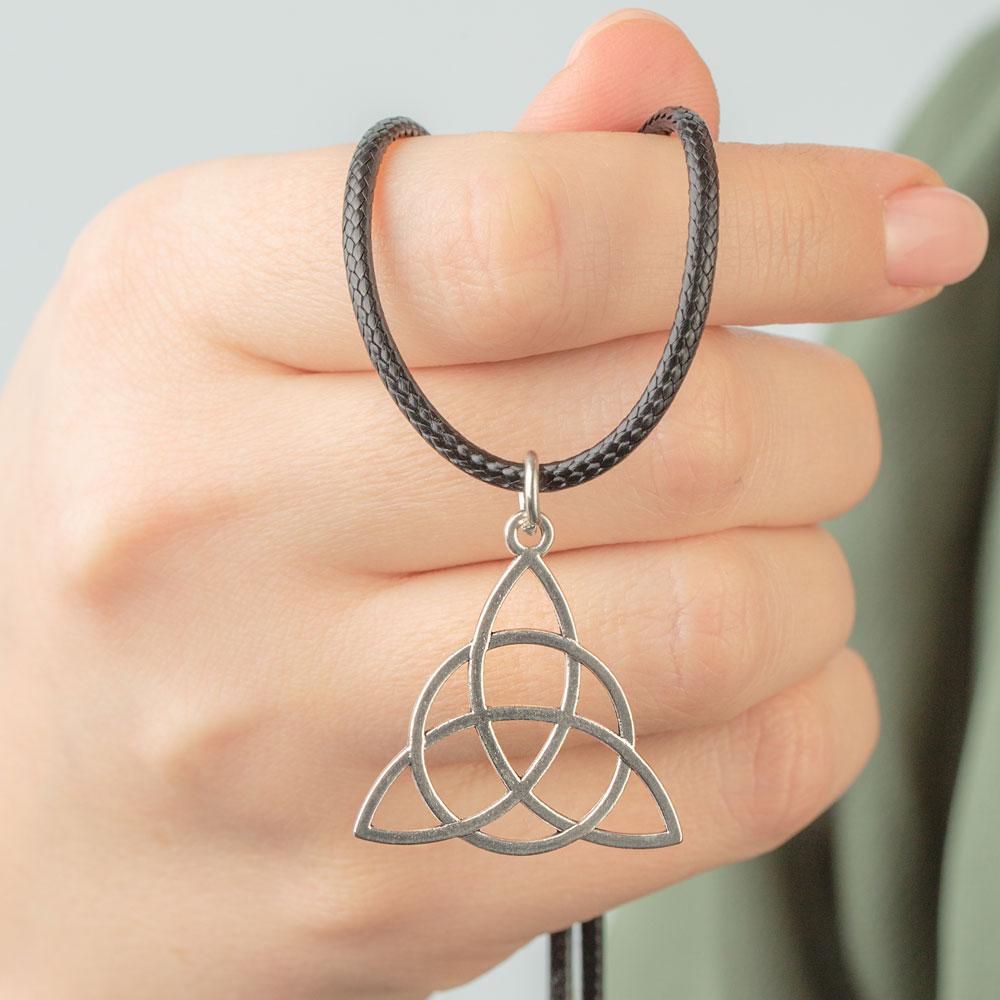 The Triquetra Necklace