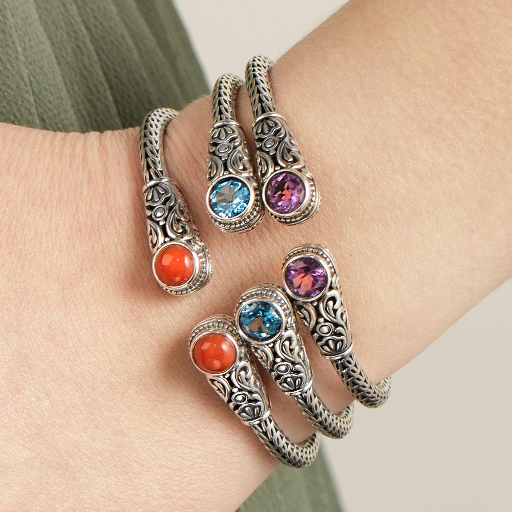 Dainty World Treasure Bracelet