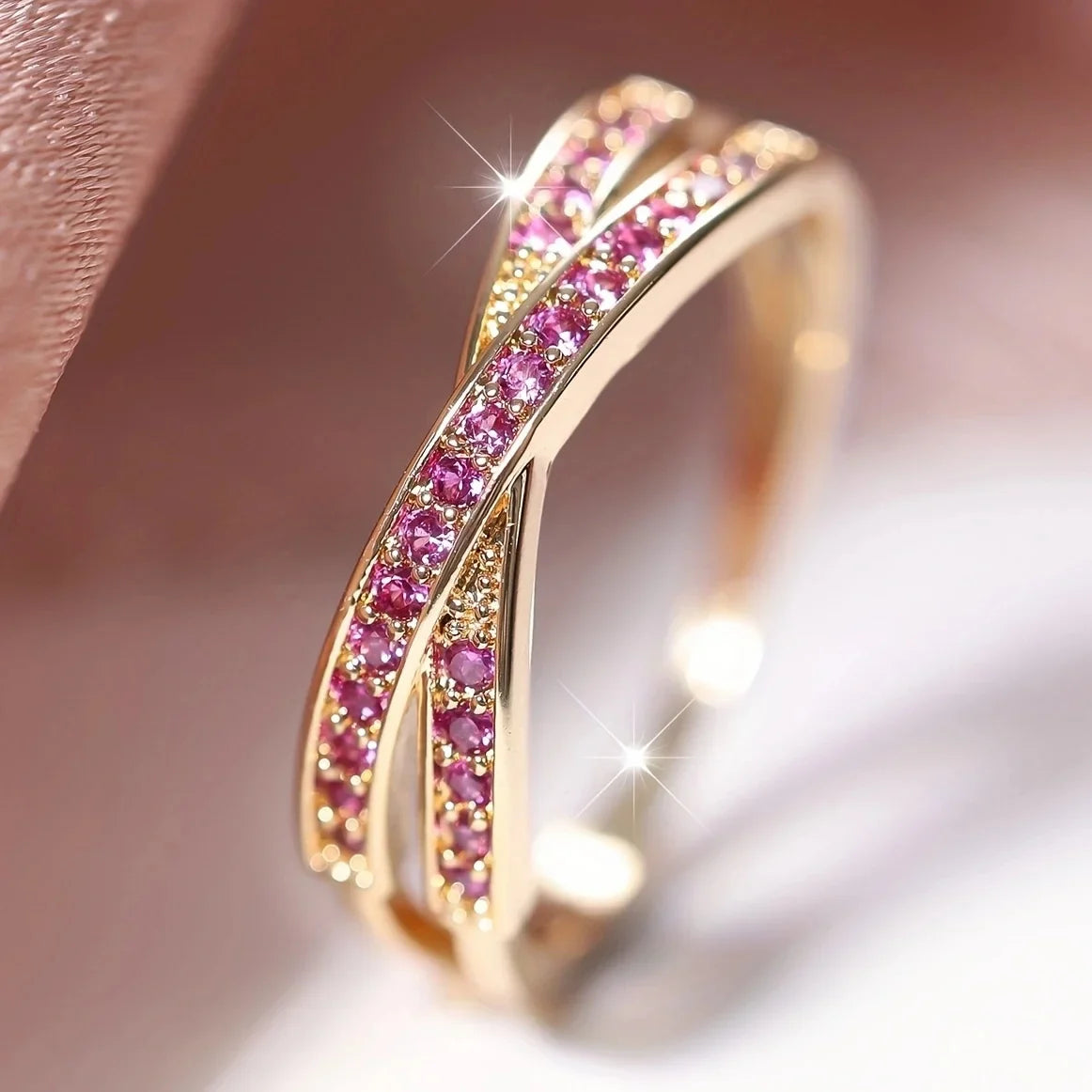 Aria Rosato Interlaced Gold Band